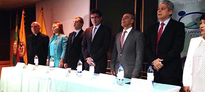 Minsalud durante inauguración  UCI de Pereira