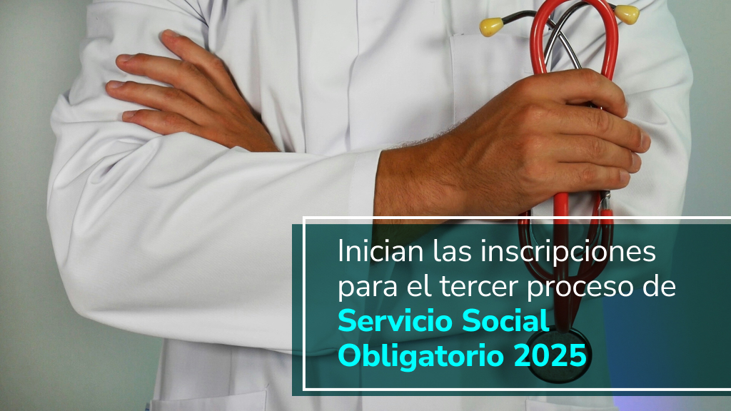 Persona con bata médica sosteniendo un estetoscopio