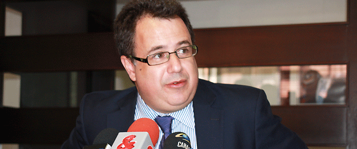 cara-buena-min-jun-2011.gif