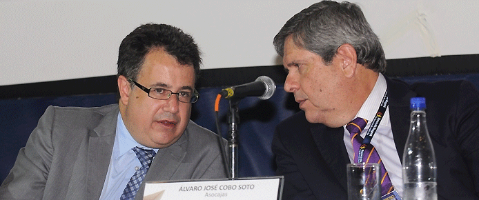 ministro-cobo-asocajas-oct-30-11.gif