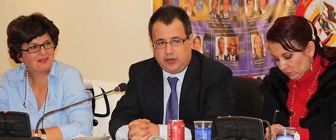 ministro-comision-v-sector-minero-jun-01-2011.gif