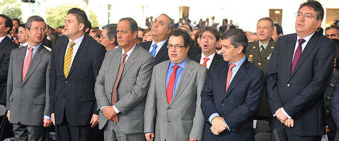 ministro-grupo-ministros-dic-13-11.gif