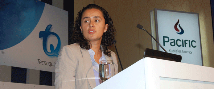 paula-acosta-sola-sep-22-2011.gif