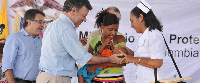 vacunacion-pste-ministro-manati-jul-11.gif