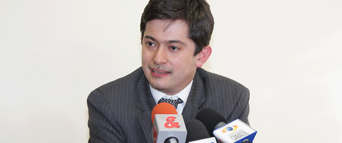 vice-tecnico-solo-cara-jun-2011.gif