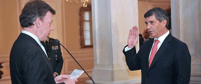 Pardo-posesion-nov-10-11.gif
