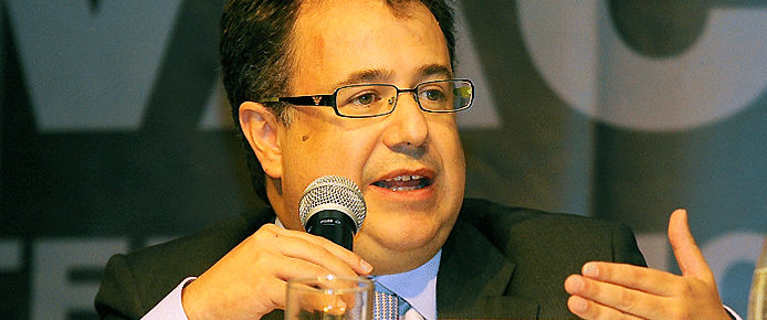 ministro-cara-nogal-nov-3-2011.gif